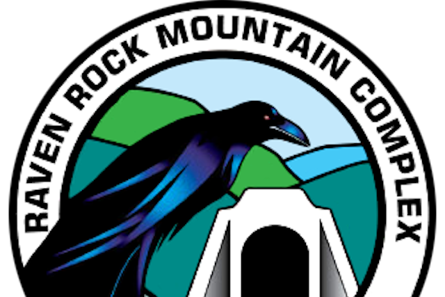 Với diện tích khoảng 81.000 m2, khu tổ hợp núi Raven Rock là hầm trú ẩn kiên cố dành cho Tổng thống Mỹ và các quan chức cấp cao Nhà Trắng trong trường hợp xảy ra một cuộc tấn công hạt nhân.