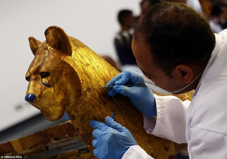 Tutankhamun là pharaoh ở Vương triều thứ 18, trị vì từ năm 1332 - 1323 trước Công nguyên. Ông qua đời khi khoảng 18 - 19 tuổi.