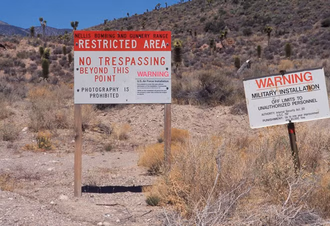 Trước những thông tin này, có người tin nhưng cũng có người nghi ngờ. Đến nay, những bí ẩn về Vùng 51 vẫn chưa được làm tỏ nên những đồn đoán về người ngoài hành tinh tiếp tục lan truyền rộng rãi. Mời quý độc giả xem video: Thụy Sĩ mở lớp dạy ngôn ngữ của người ngoài hành tinh (nguồn: VTC14).