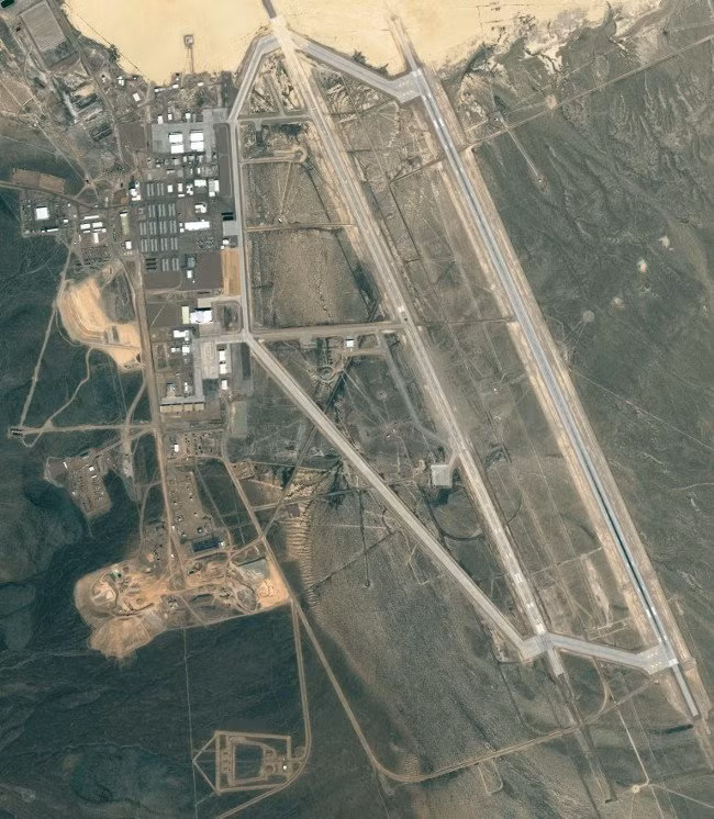 Không những vậy, một số chuyên gia từng làm việc cho Mỹ tại Vùng 51 từng tiết lộ những thông tin gây sốc về UFO và người ngoài ngoài hành tinh được chính phủ Mỹ bí mật nghiên cứu tại đây.