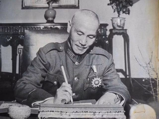 Kế hoạch giành lại Trung Quốc của Tưởng Giới Thạch nhận được sự giúp đỡ của Mỹ. Trong số này có việc Mỹ cung cấp một số máy bay U-2 cho Đài Loan.