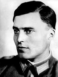 Cụ thể, Đại tá Claus von Stauffenberg cùng với khoảng 200 lính Đức quốc xã lên kế hoạch ám sát Hitler và gọi là "Chiến dịch Valkyrie".