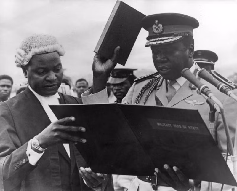 Đến tháng 1/1971, Idi Amin Dada thực hiện cuộc đảo chính, lật đổ Tổng thống Uganda khi ấy là Milton Oboto.