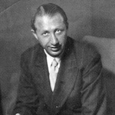 4 tháng sau, người Mỹ mới nhận ra những thông tin tình báo mà Popov cung cấp là chính xác khi Nhật Bản tấn công Trân Châu Cảng ngày 7/12/1941. Không chỉ gây chú ý bởi những hoạt động tình báo chống lại Hitler, Popov còn gây sốc với thói quen thường "quan hệ" tình ái với 2 phụ nữ cùng lúc.