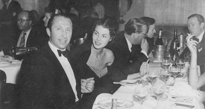 Đến tháng 8/1941, Popov được Abwehr điều từ Anh tới Mỹ hoạt động. Khi ấy, MI-5 cho FBI của Mỹ mượn điệp viên Popov để loại bỏ những gián điệp của Đức quốc xã đang hoạt động tại nước này.