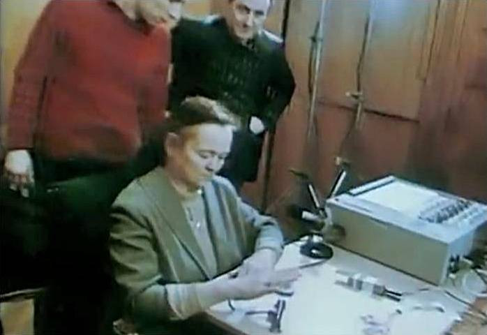 Một số nguồn tin cho rằng, khả năng đặc biệt của bà Ninel được KGB chú ý. Vì vậy, cơ quan này đã chiêu mộ bà về làm việc và được đặt biệt danh là Nelli Mikhailova.