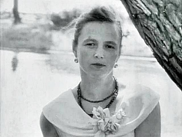 Giống như một số nước trên thế giới, Liên Xô từng nghiên cứu khả năng đặc biệt của con người. Ninel Sergeevna Kulagina (1926 - 1990) là một trong những người như vậy. Theo đó, cô trở thành một đối tượng nghiên cứu của KGB.