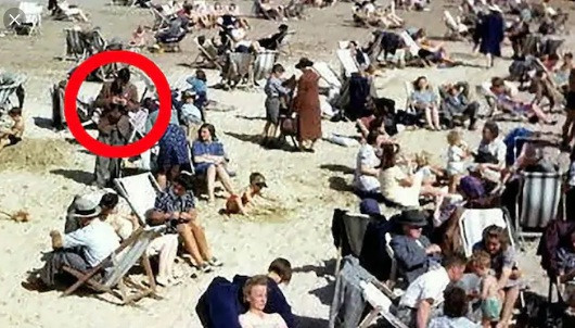 Nghệ sĩ Stuart Humphryes đăng tải bức ảnh này lên Twitter vào tháng 11/2018 và nhanh chóng nhận được sự quan tâm của công chúng.