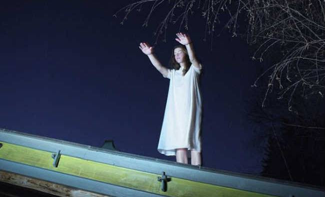 Cơ chế khiến cho người ta bước đi trong giấc ngủ vẫn còn là bí ẩn. Nhiều thí nghiệm được thực hiện trên người mộng du đã cho thấy bệnh có thể được xếp vào một dạng rối loạn gene. Không có thuốc hay kỹ thuật y học nào có thể chữa được bệnh mộng du. Các nhà khoa học tin rằng căng thẳng (stress) là tác nhân chính khiến cho bệnh xuất hiện. Người ta có thể trở thành người mộng du nếu giấc ngủ của họ thường xuyên bị ngắt quãng 3-4 lần mỗi đêm, hoặc nếu họ nói trong khi ngủ.