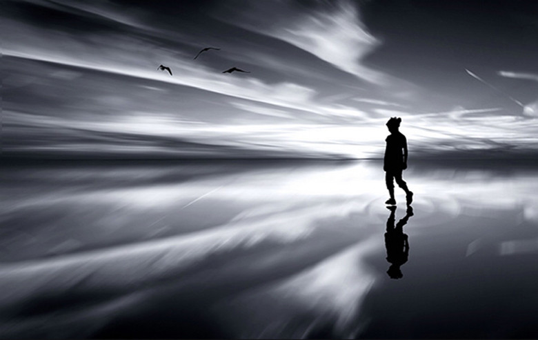 Trong một công trình nghiên cứu mới đây, bác sĩ tâm lý Mark R Pressman, chuyên gia về giấc ngủ tại Bệnh viện Lankenau ở Wynnewood, Pennsylvania, cho biết: “Ðánh thức người mộng du không gây nguy hiểm cho họ”. Tuy nhiên, ông cho rằng việc này có khả năng gây nguy hiểm mà chúng ta không thể ngờ được.