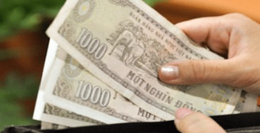 Mơ thấy cho tiền người khác. Khi bạn nằm mơ và thấy rằng mình cho tiền người khác, thì điều này phản ánh bạn đang có cuộc sống vật chất và tinh thần khá thoải mái.