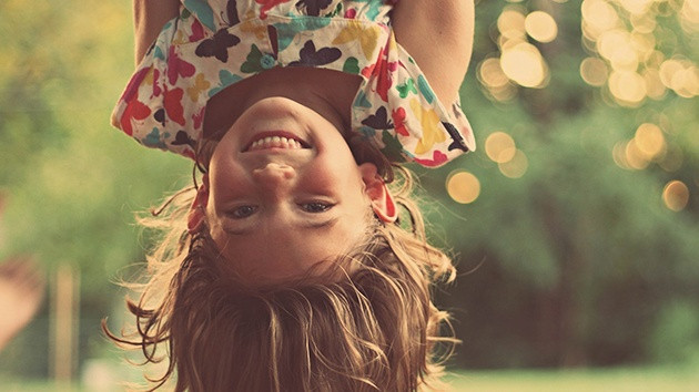 Mơ thấy mình cười to. Nếu bạn ngủ mơ thấy mình cười lớn thì đây chính là điềm báo cát lợi, chứng tỏ bạn sẽ thành công đạt được thứ mà mình đã mong ước bấy lâu.x