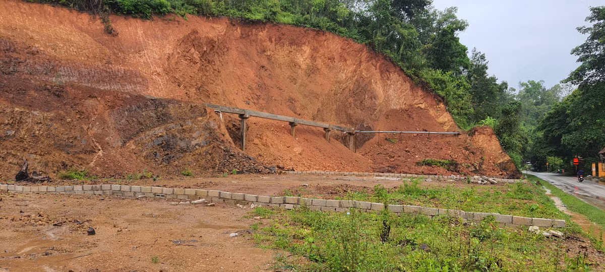 Vụ gẫy đổ mương thủy lợi ở Lạng Sơn: Có nhiều sai phạm, chuyển công an điều tra - Hình 2 Vu gay do muong thuy loi o Lang Son: Co nhieu sai pham, chuyen cong an dieu tra-Hinh-2