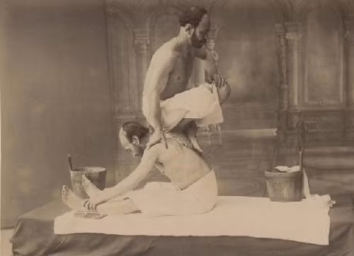 Đây là Phương Đông spa nổi tiếng ở Tbilisi đương thời. Nơi đây là địa chỉ quen thuộc mà giới quý tộc thường lui tới.