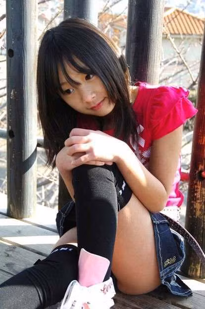 Sau khi câu chuyện đặc biệt của Katase được đăng tải trên mạng xã hội, nhiều người đã liên hệ và tỏ ra tò mò về bí quyết giữ gìn tuổi thanh xuân cô thần tượng 8X, tuy nhiên cô cho biết, bản thân cô cũng chỉ ăn uống và sinh hoạt như người bình thường, cô không sử dụng bất kỳ phương pháp nào khác cả. Ảnh trong bài: Weibo/Rocket.