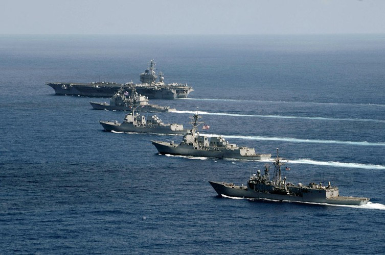 Hiện tại Hải quân Hoàng gia Thái Lan đang có biên đội tàu chiến khoảng trên dưới 80 chiếc với quân số đi kèm khoảng 82.000 người, trong đó có khoảng gần 20.000 Thủy quân Lục chiến. Nguồn ảnh: Pantip.