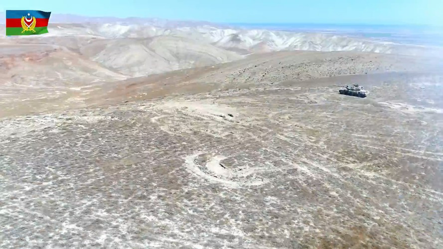 Đồng thời Baku nói rằng, các lực lượng vũ trang của họ có khả năng tấn công vào những mục tiêu được lựa chọn nằm sâu trong tuyến phòng thủ của kẻ thù.