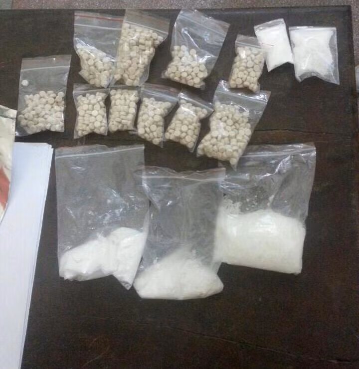 Pha o nhom chuyen ban ma tuy cho cac quan bar