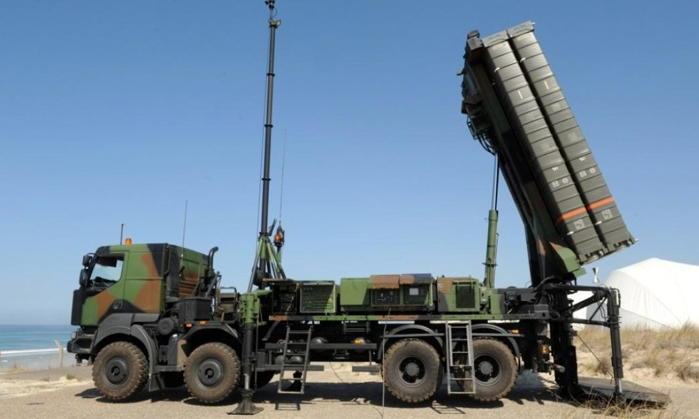 Nhưng mặt khác, sự kiện trên rất quan trọng bởi tên lửa này sẽ trở thành yếu tố cốt lõi của hệ thống phòng không SAMP/T NG bắt đầu sản xuất vào năm 2026. Đặc biệt trong bối cảnh Bộ Quốc phòng Pháp có kế hoạch tăng tốc tiếp nhận vũ khí.