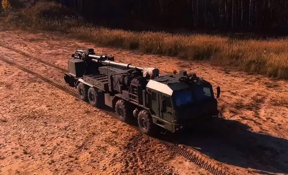 "Trên chiến trường Ukraine, pháo tự hành Malva đã khẳng định được đặc điểm nổi trội và có màn thể hiện thành công. Nhờ khung gầm bánh lốp, xe có thể nhanh chóng rời đi sau khi bắn để tránh bị phản kích".