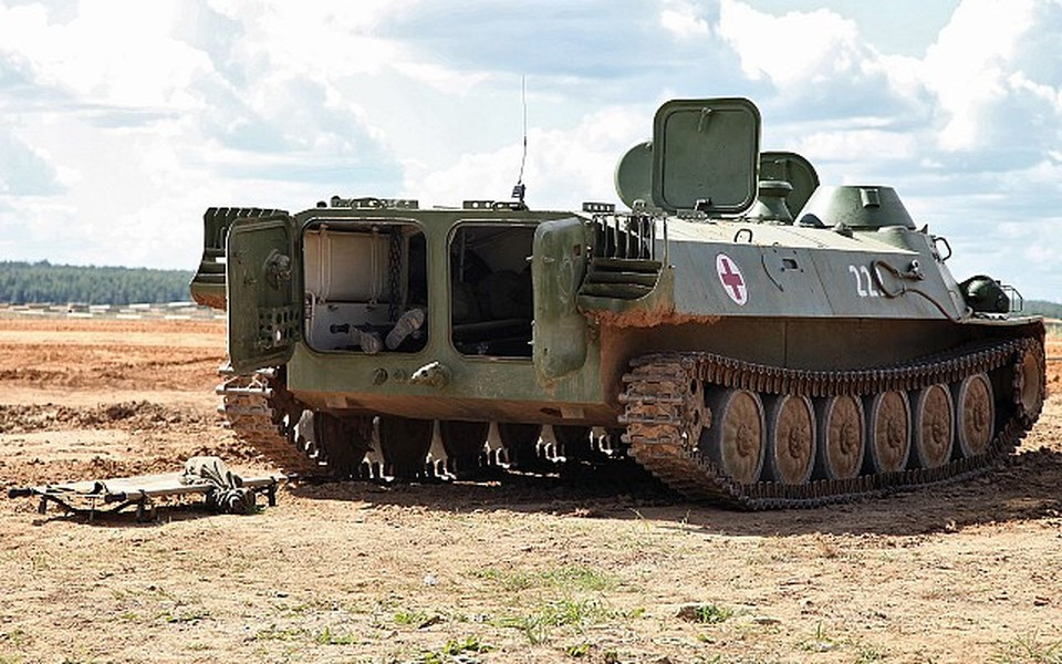 Mặc dù vậy, chiếc MT-LB nguyên bản không quá nổi tiếng và thông dụng với mục đích chở quân cơ động ra chiến trường như thiết giáp bánh lốp kiểu BTR. Tuy nhiên khung gầm của nó lại khá phù hợp trong việc triển khai cho nhiều chức năng khác nhau.