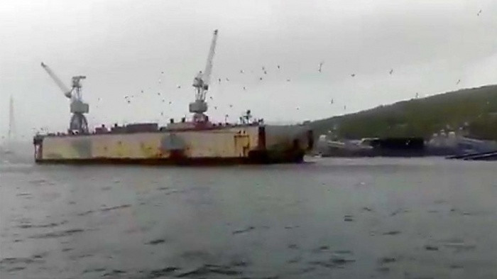 Nghiem trong: Tau ngam Kilo, tau chien Nga va cham tren bien