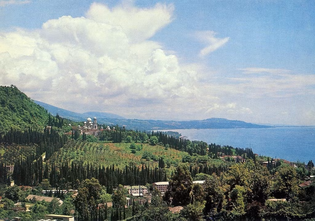 Toàn cảnh thị trấn Afon Mới ở Abkhazia.