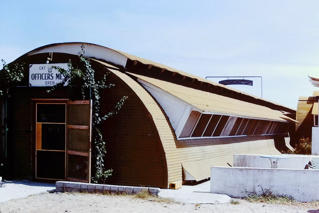 Nhà ăn của sĩ quan ở căn cứ Cát Lở.