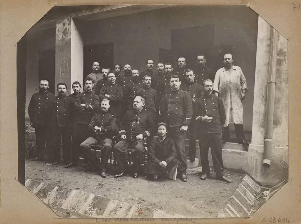 Những họa viên người châu Âu tại Sở Địa dư.