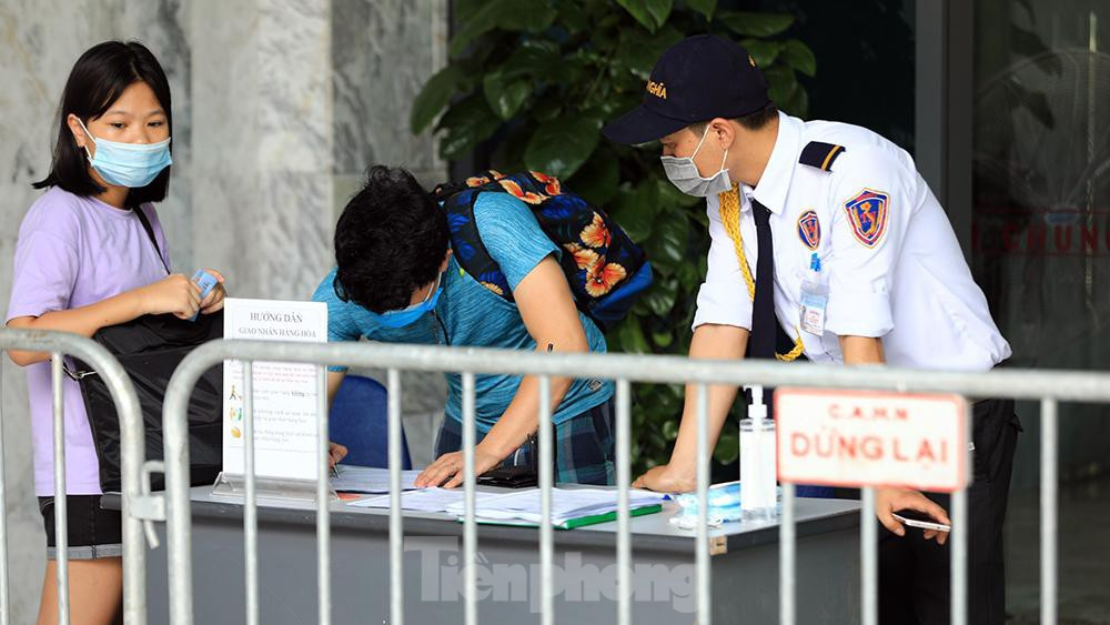 cũng như việc khai báo y tế