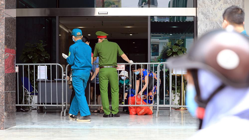 Ca mắc Covid-19 là "bệnh nhân 3263", nữ, 35 tuổi ở tầng 20 chung cư Legacy.