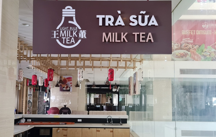 Khu vực ăn uống thường là những nơi tập trung đông đúc, giờ trở nên vắng tanh.