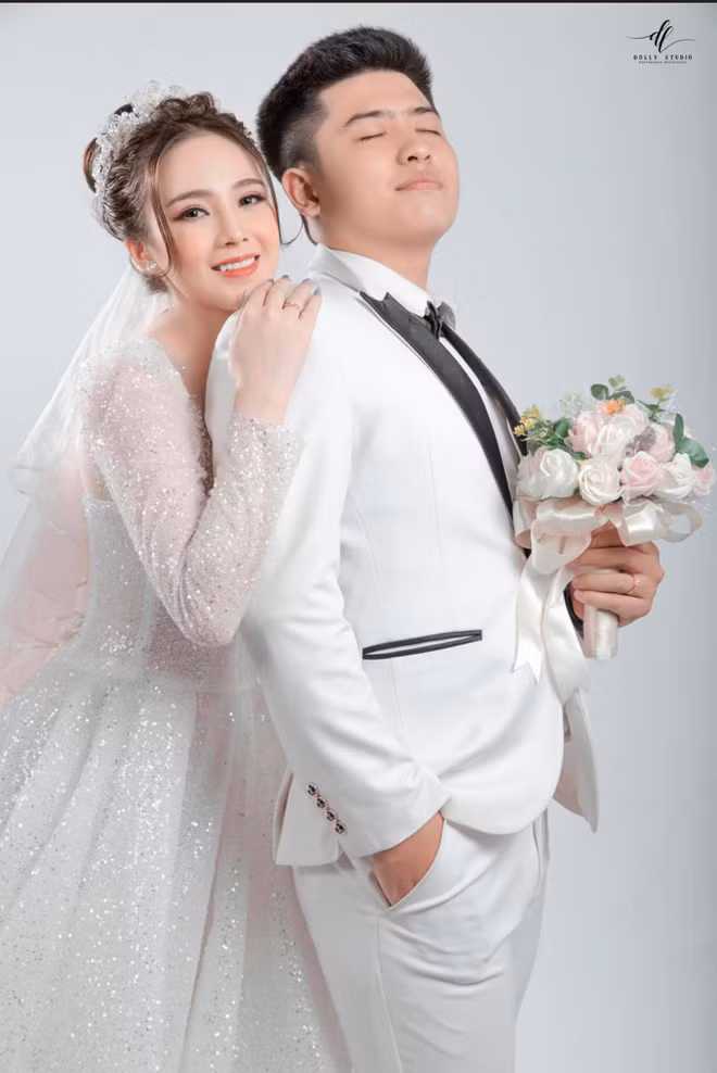 “Đánh liều” tán gái xinh hơn 5 tuổi, chàng trai “chốt đơn” sau 170 ngày “Danh lieu” tan gai xinh hon 5 tuoi, chang trai “chot don” sau 170 ngay