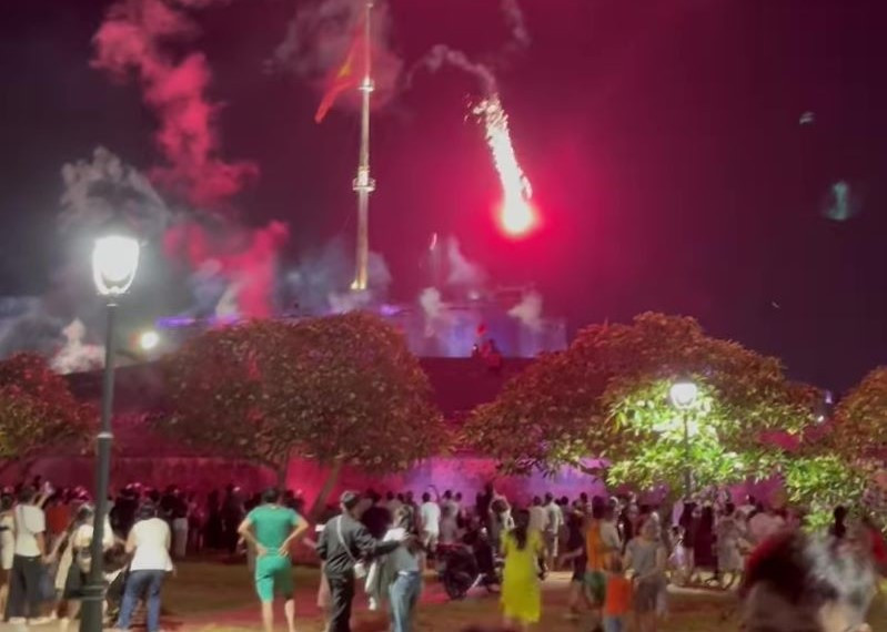 Xác định nguyên nhân hoả pháo bay “lạc hướng” vào khán giả ở Huế Xac dinh nguyen nhan hoa phao bay “lac huong” vao khan gia o Hue