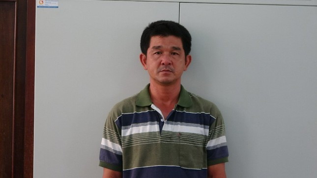 Mau thuan mua ban dam, tai xe xe tai sat hai chu quan cafe