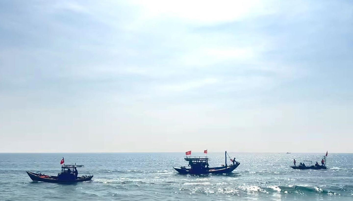 Tim thay 2 thi the hoc sinh bi duoi nuoc o Quang Ngai