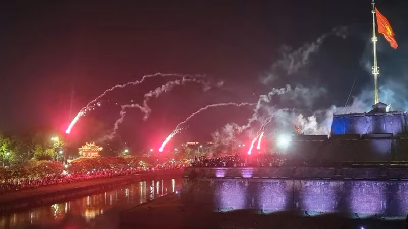 Trung tam Bao ton Co do Hue xin loi sau su co hoa phao