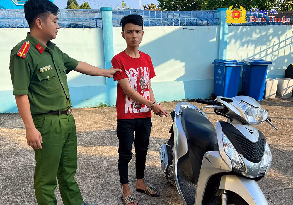 Doi tuong trom xe may “sa luoi” sau 1 gio gay an