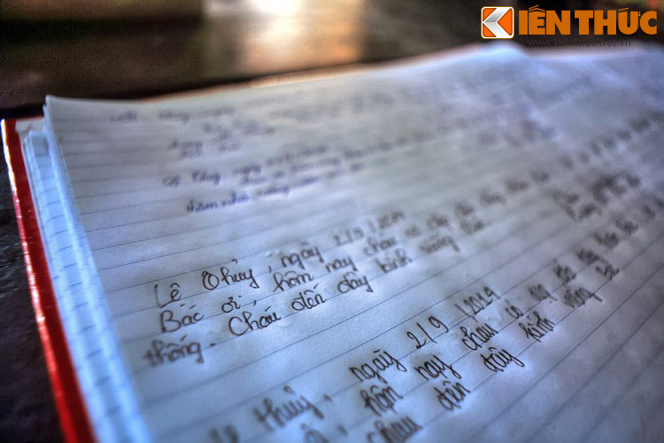 ... Và những dòng lưu bút thấm đẫm tình cảm chân thành của mọi tầng lớp quần chúng nhân dân, đến từ mọi miền đất nước.