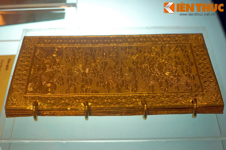 "...Lớn thay nước Việt ta, từ xưa trấn giữ phương Nam, tiên vương mở rộng cơ đồ công đức tích lũy, như trời cao vô cùng. Liệt thánh hết sức chăm lo, ơn huệ sâu dày, cho người nhớ mãi...".