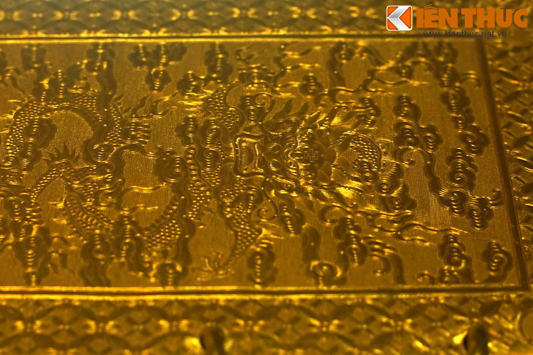 "...trừng trị tội ác để cứu dân, đem oai trời như gió chớp vang ầm, vượt mọi khó khăn vừa trung hưng, vừa sáng nghiệp; công lớn, việt, mao đủ cả; vật cũ, chuông giá chẳng dời...".