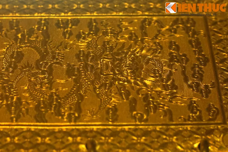 "...trừng trị tội ác để cứu dân, đem oai trời như gió chớp vang ầm, vượt mọi khó khăn vừa trung hưng, vừa sáng nghiệp; công lớn, việt, mao đủ cả; vật cũ, chuông giá chẳng dời...".