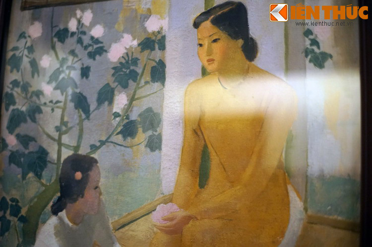 Cùng với hòa sắc màu vàng ấm bao trùm tác giả đã tạo nên một hòa quyện tuyệt vời giữa khung cảnh thiên nhiên và dáng nét biểu cảm mềm mại của hai người phụ nữ trong y phục áo dài truyền thống đằm thắm trang nhã.