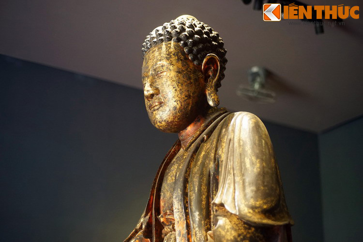 Năm 1832, vua Minh Mạng cho Bộ Công tái thiết chùa Khải Tường lại để kỷ niệm nơi mình sinh ra. Kể từ đó, chùa Khải Tường trở thành ngôi quốc tự lớn nhất ở miền Nam. Pho tượng vua Gia Long dâng cúng ngày trước được bài trí tôn nghiêm giữa chính điện.