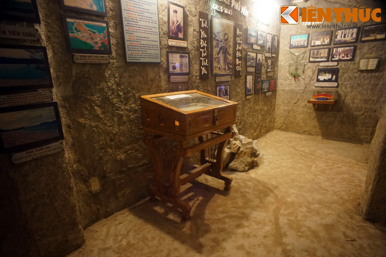 Nhà thờ Mằng Lăng (Tuy An, tỉnh Phú Yên) được xây năm 1891, là một nhà thờ nổi tiếng với kiến trúc độc đáo. Nhà thờ này cũng được biết đến như nơi lưu giữ cuốn sách quốc ngữ đầu tiên của Việt Nam.