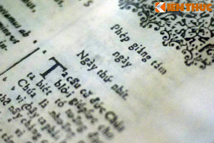 Chữ quốc ngữ hay chữ Latinh tiếng Việt là hệ chữ viết chính thức trên thực tế hiện nay của tiếng Việt. Loại chữ này được hình thành bởi các tu sĩ Dòng Tên dưới quy chế bảo trợ của Bồ Đào Nha trong quá trình truyền đạo tại Việt Nam đầu thế kỷ 17.