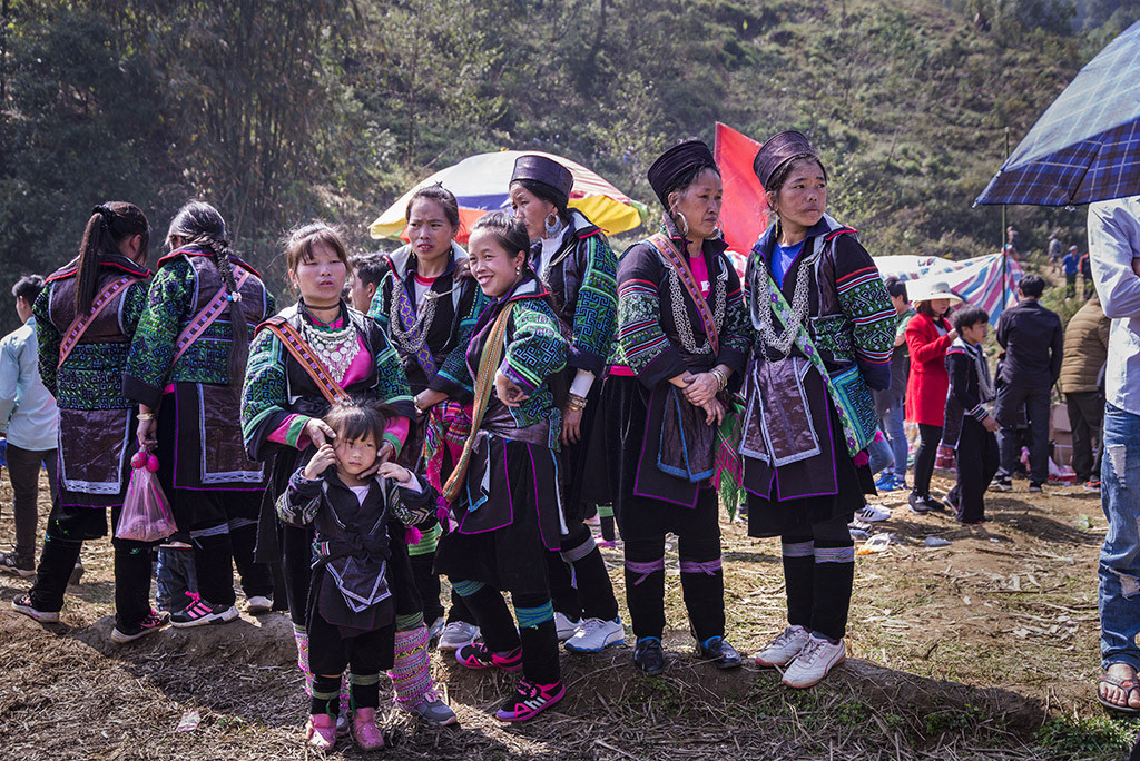 Cho đến ngày nay, ở khu vực Siberia của nước Nga vẫn là nơi cư trú của nhiều dân tộc thiểu số với đặc điểm nhân chủng học gần gũi với người H’Mông. Không loại trừ khả năng, người H’Mông và một số cộng đồng hiện tồn ở Siberia vẫn có mối liên hệ gần gũi về mặt di truyền.