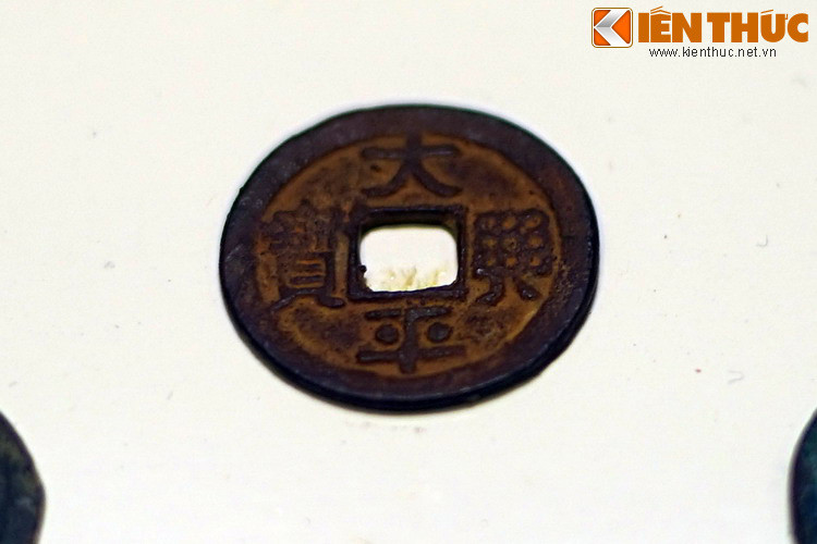 Cái tên "Hưng Bảo" mang thông điệp là "vận nước hưng thịnh, thái bình dài lâu". Đây là một điểm sáng tạo độc đáo trong việc đặt tên đồng tiền của vua Đinh Tiên Hoàng.