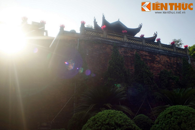 9 năm sau, vào sáng ngày 25/4/1882, các pháo thuyền Fanfare, Surprise, Massue và Carbine của Pháp từ bờ sông Hồng đồng loạt nã đại bác, bắt đầu trận đánh vào thành Hà Nội lần thứ hai.