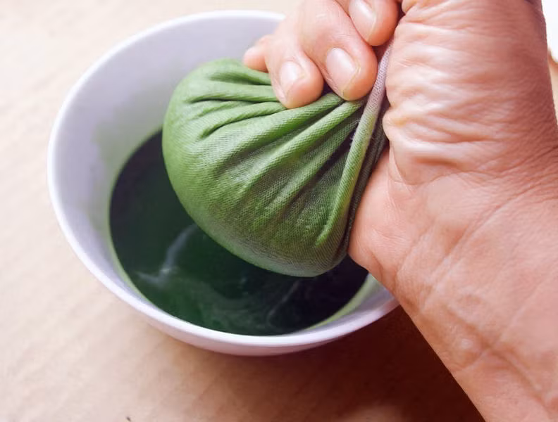 Bài thuốc chữa ung thư cổ tử cung bằng lá đu đủ. Bài thuốc này được một số nghiên cứu của các nhà khoa học Mỹ khẳng định tính công hiệu của nó.